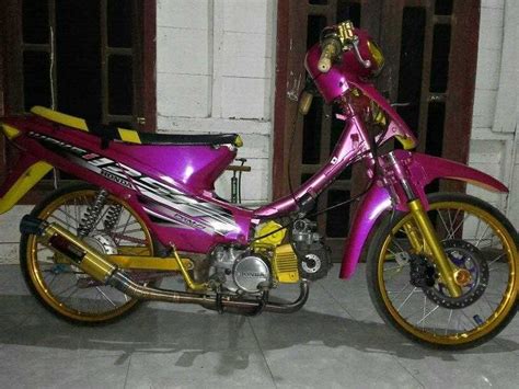 Supra x 125 modifikasi warna hitam dunia otomotif 2019. Supra X 125 Warna Hitam Putih Modif : Modifikasi Honda ...
