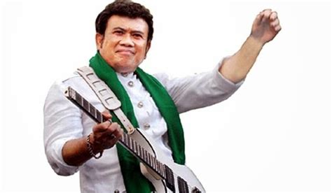 Yang mau request lagu silahkan i. Biografi Rhoma Irama Raja Dangdut Indonesia - BIOGRAFI.com