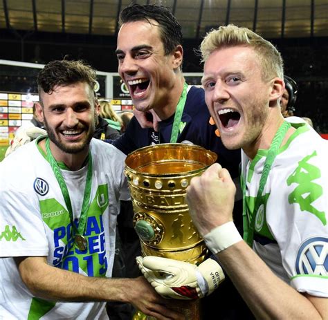Wolfsburg vs borussia dortmund tournament: Gegen Dortmund: Wolfsburg gewinnt zum ersten Mal den DFB ...