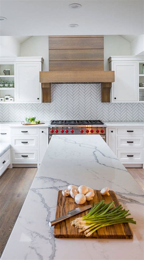 Herringbone is a popular kitchen design pattern right now. 50+ White Herringbone Backsplash ( Tile in Style ...