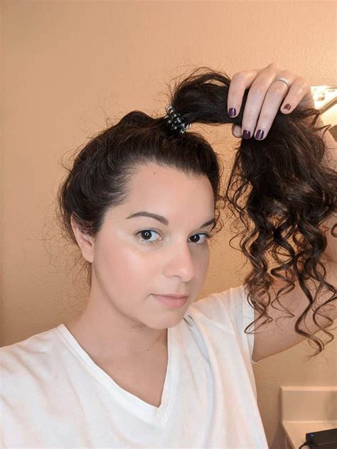 Sleeping With Curly Hair: How To Preserve Your Curls ...