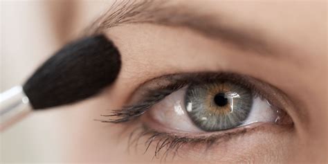 Eye makeup step by step video. Makeup tricks for hooded eyes - Hooded eyes makeup tips and tricks