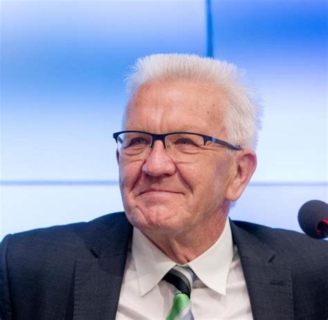 Winfried kretschmann will seiner krebskranken frau beistehen. Kretschmann reist nach Sachsen und Sachsen-Anhalt - WELT