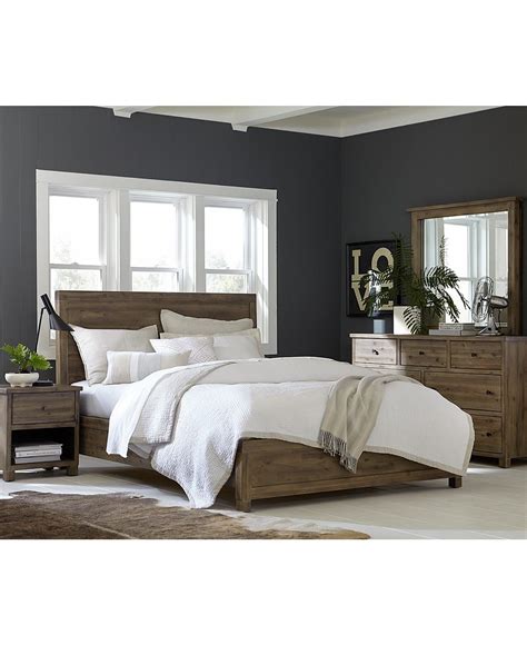 As its name, it should get the best design and decor for the interior. Canyon Queen Platform Bed, Created for Macy's | Bedroom ...
