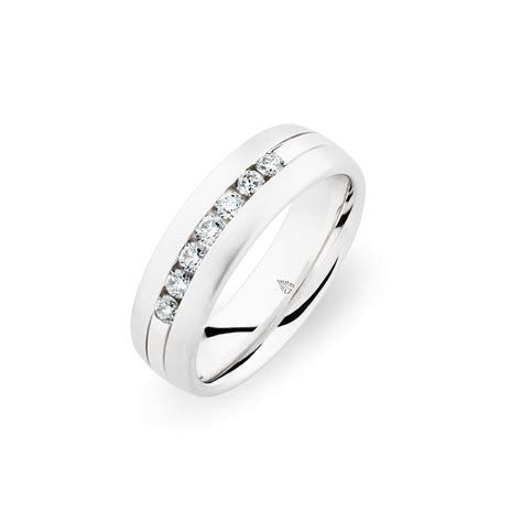 Atilla ucar, christian bauer, burak kizilirmak, ismail öde. Christian Bauer 244744 Polished Men's Wedding Band - Zadok