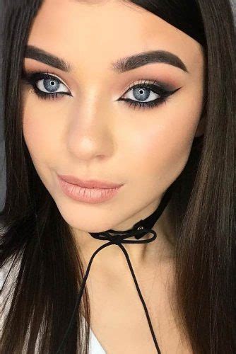 Fox eye or cat eye. 45 PERFECT CAT EYE MAKEUP IDEAS TO LOOK PRETTY | Hairs.London