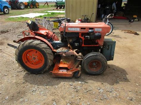 Kubota B6100e 2wd Tractor Wmower Deck Bigiron Auctions