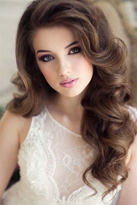21 Curled Hairstyles To Look Younger Feed Inspiration