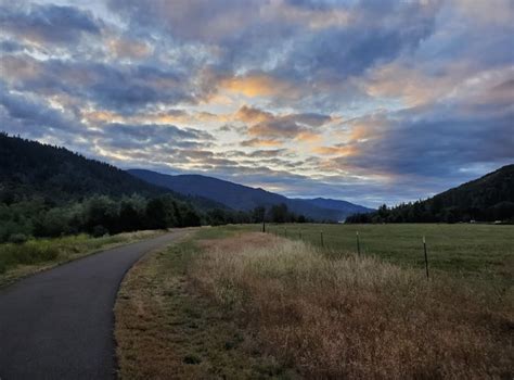 Valley Of The Rogue River State Park An Underrated Park In Oregon