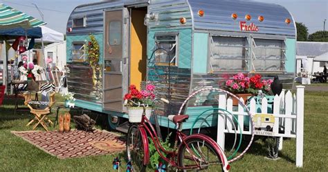Vintage Campers Perfect For Summer Road Trips In Style
