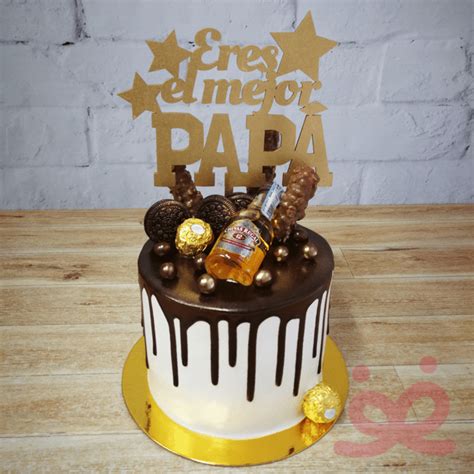 Un accesorio maravilloso para decorar nuestro hogar son los marcos,los encontramos con muchos estilos y en colores ,cuando piensas en decorar alguna habitación de tu hogar piensas en un lindo cuadro que se vera elegante y fino. Torta para el día del padre con chocolates y whisky ...