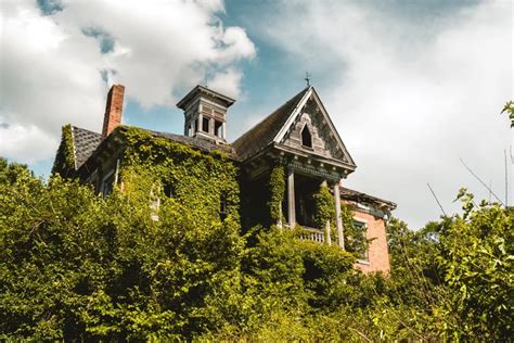 A 156 Year Old Victorian Mansion Sits Abandoned In Ohio Architectural