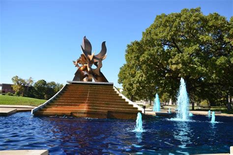 17 Most Mesmerizing Fountains In Kansas City Kcmo Fountains Missouri
