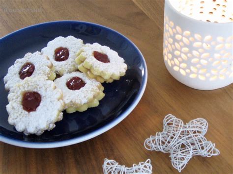 Christmas cookies are a tradition in many cultures. Traditional Austrian Christmas Cookies : Christmas Cookies. Linzer Cookies With Raspberry Jam On ...