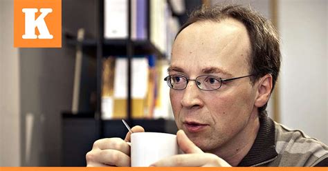 Huhtikuuta 1971 tampere) on helsinkiläinen perussuomalainen poliitikko ja blogikirjoittaja. Jussi Halla-aho pyrkii eduskuntaan | Kaleva