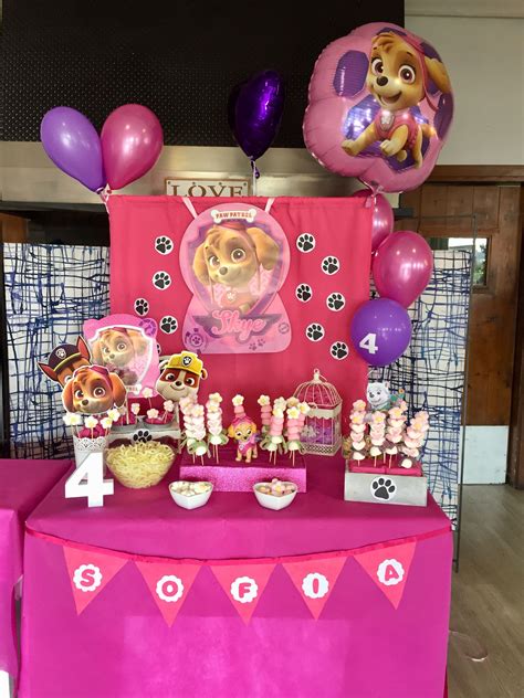 Adquiere globos, piñatas, caramelos, piruletas, huevos de chocolate… ¡hay un montón de productos de la patrulla canina que puedes elegir para montar tu fiesta temática! Patrulla canina por Megan Alvarado | Decoracion fiesta ...