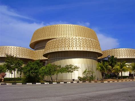 Kebun binatang sang kulim bisa ditempuh dalam waktu 30 menit dari pusat kota pekanbaru. Senarai Tempat Pelancongan Menarik Di Kedah, Malaysia ...