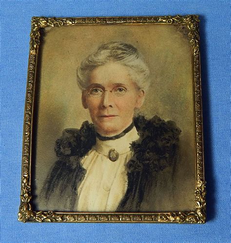 Small Vintage Portrait Antiques Board
