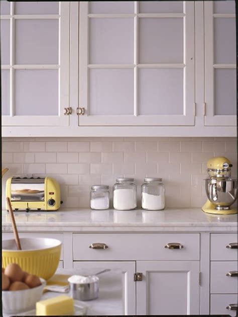 From clear and translucent to opaque, textured, grooved. White Frosted Glass Kitchen Cabinets | Glass kitchen cabinets, Clean kitchen cabinets, Best ...