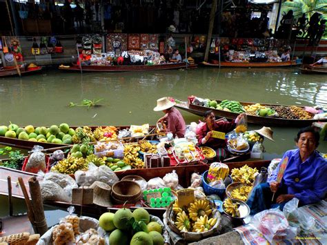 Dub Up Floating Market In Thailand