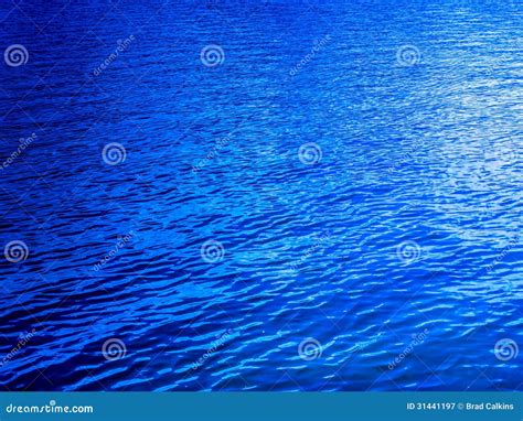 Deep Blue Lake Stock Image Image Of Water Nature Vibrant 31441197