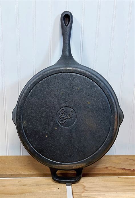 vintage 12 inch emeril cast iron skillet frying pan with 2 etsy