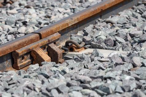 Heres Why Crushed Stones Are Placed Alongside Railway Tracks Rvcj