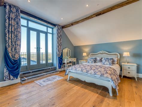 Bedroom furniture to suit any home from tallboys to lowboys and everything in between, forty winks has the largest range of bedroom furniture in australia. 4 Bedroom Cottage in Denbigh - Dog Friendly Cottage in ...