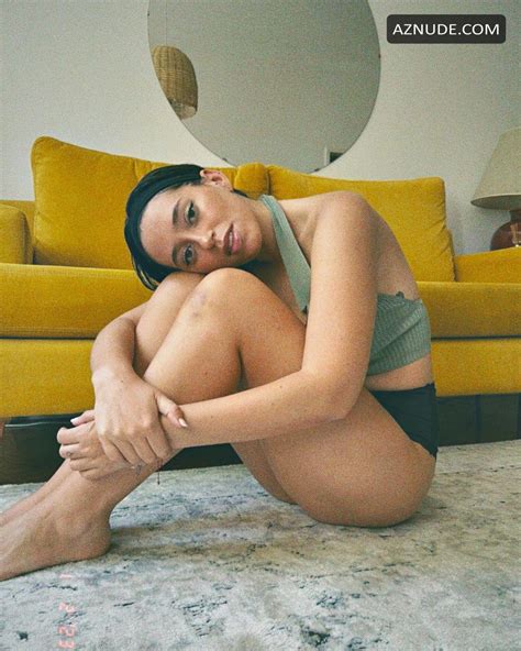Leticia Siciliani Sexy Provocative Photos Posing In Shorts For Her Followers Aznude