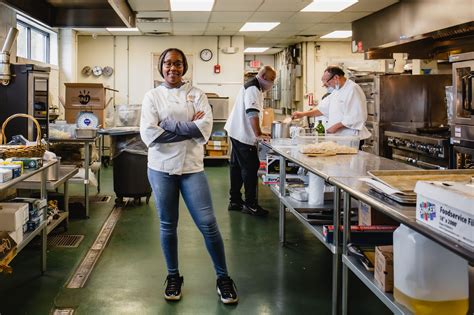 Building the community one dish at a time: LEAD alumna returns to her
