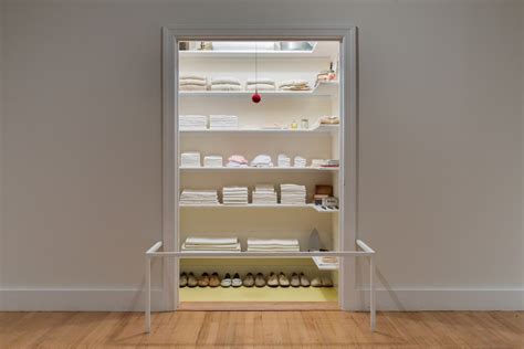 The Met Museum Delivers The Key To Organized Closets Architectural Digest