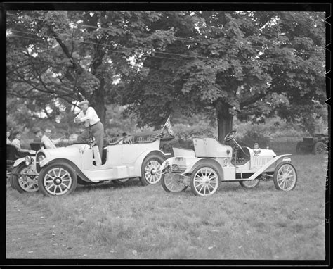 Antique autos on parade - Digital Commonwealth