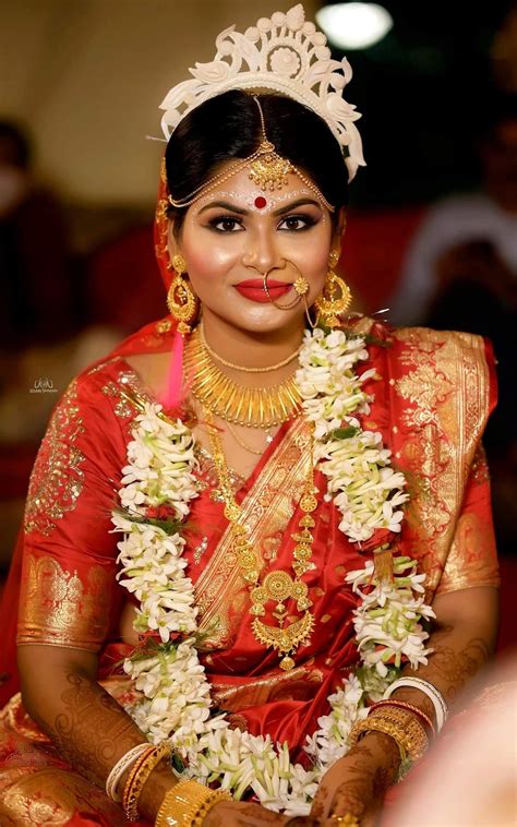 Most Beautiful Bengali Wedding Wedding Photography Crown Jewelry Indian Brides Culture