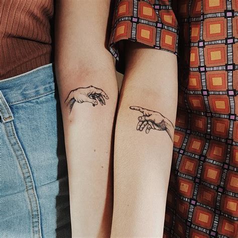 Esta lista es para dos tatuajes temporales de amistad de sol y luna. 240+ Imágenes De Tatuajes De Parejas (2020) Enamoradas ...