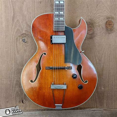 Eastman T V Amb Archtop Hollow Body Amber Antique Varnish Reverb