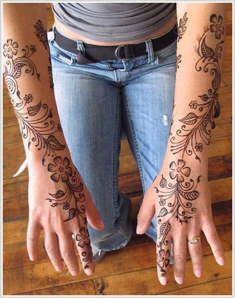 Indian god tattoo designs generally include complicated floral patterns with several lines and curves. 74 Terrific Henna Tattoo Designs That Will Add Elegance In ...