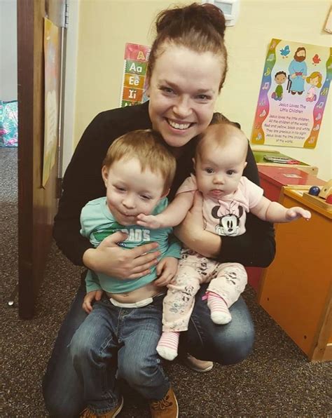 Sister Wives Star Maddie Browns Daughter Evie 1 Smiles In New Video