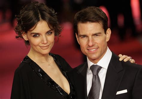 Us Actor Tom Cruise And His Wife Katie Holmes Pose On The Red Carped