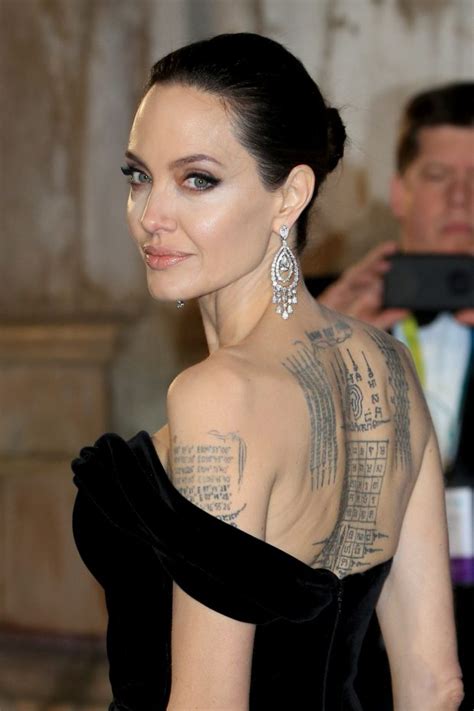 Her in her 20s was her best looking. El primer papel de Angelina Jolie: tenía solo siete años y ...