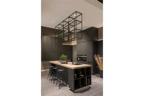 Grey kitchen ideas brings an excellent breakthrough idea in designing our kitchen. Dark kitchens: black, navy and dark grey kitchen ideas ...