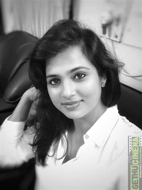 Actress Ramya Pandiyan Latest New Hd Stills Gethu Cinema