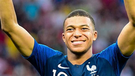 Find all the latest articles and watch tv shows, reports and podcasts related to kylian mbappé on france 24. Le très beau geste de Kylian Mbappé après sa victoire avec ...