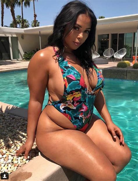 Sports Illustrated Plus Size Babe Tabria Majors Unleashes Colossal