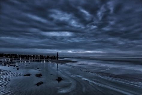Dunkel Und Einsam Am Strand Foto And Bild Europe Benelux Landschaft