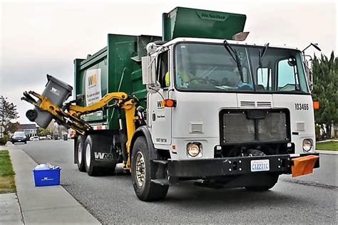 Video Of The Day Oddly Fascinating Compilation Of Trash Truck Action