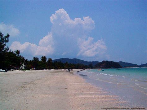Homestay itu nantinya bakalan dibangun di tepi pantai labuan bajo. {PANTAI DESARU}