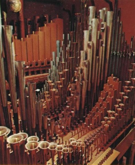 How Is The Theatre Pipe Organ Different From The Church Pipe Organ