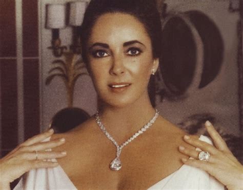 Elizabeth Taylor In A Necklace With A Taylor Burton Diamond And The