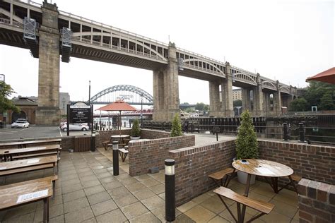 Pubs In Newcastle Upon Tyne The Quayside J D Wetherspoon