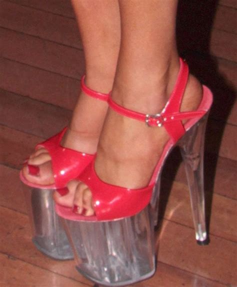 Courtney Stoddens Feet In Towering Hooker Stripper Shoes